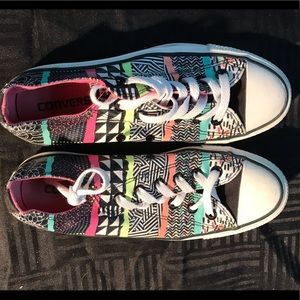 Adorable Converse💜💗